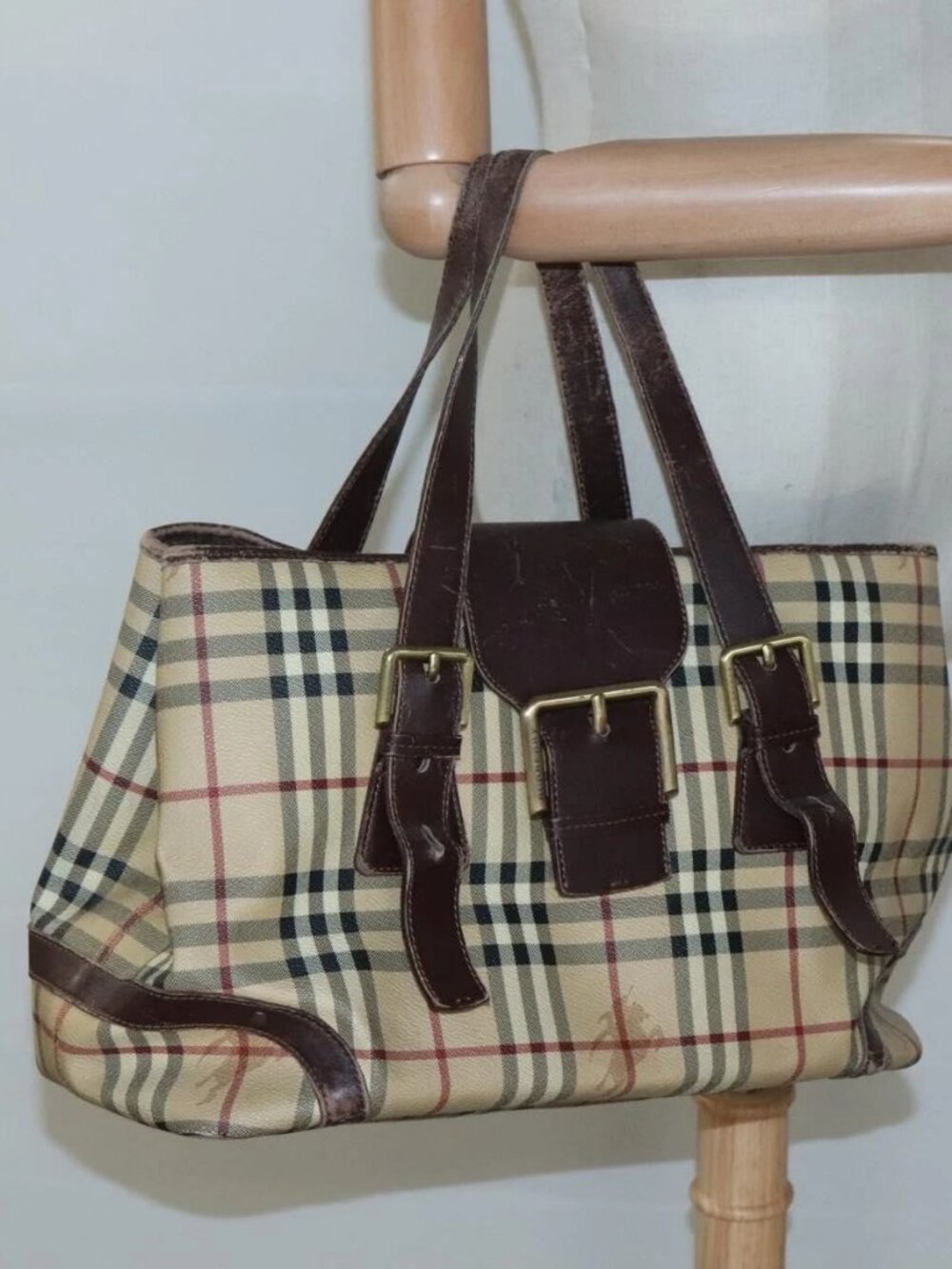 BURBERRY Nova Check Shoulder Bag PVC Beige Gold Auth 118369 - Picture 15 of 16